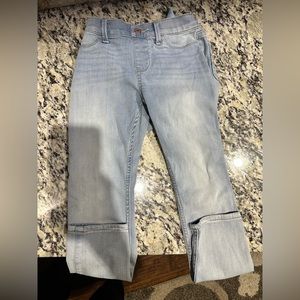 Abercrombie kids girls pull on jegging. Size 7/8 slim.